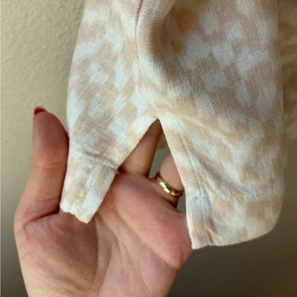 EUC Universal Thread Oversized Linen Blend Cropped Button Up in Cream (Size:S) - Picture 9 of 10